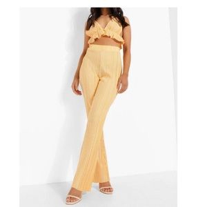 BRAND NEW WITH TAGS BOOHOO TWO PIECE SET